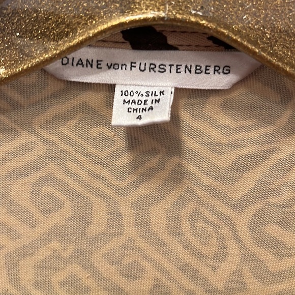 Diane Von Furstenberg Vintage Heracles Silk Wrap Dress - Picture 4 of 6